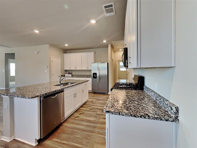 Building Photo - 5105 Sidesaddle Dr