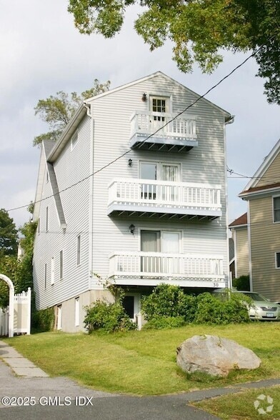 Building Photo - 30 Woodland Dr