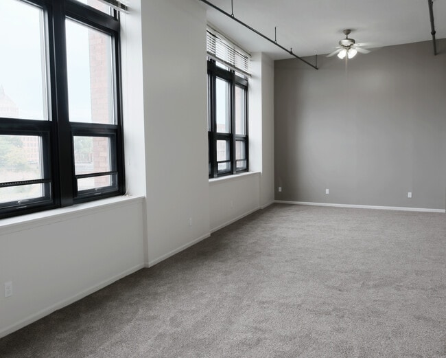 Building Photo - Water Street Commons