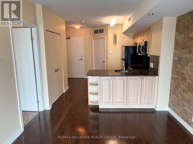 Photo du bâtiment - 445 Ave. Laurier