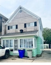 Building Photo - 169 Balsam St S