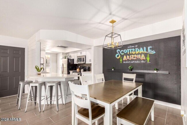 Foto del edificio - 7950 E Starlight Way