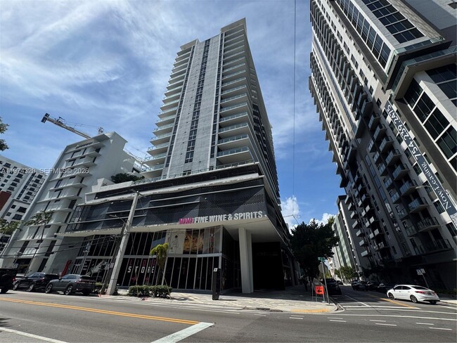 Building Photo - 1010 SW 2nd Ave