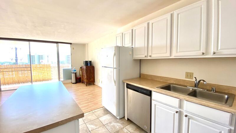 Primary Photo - 670 Prospect St