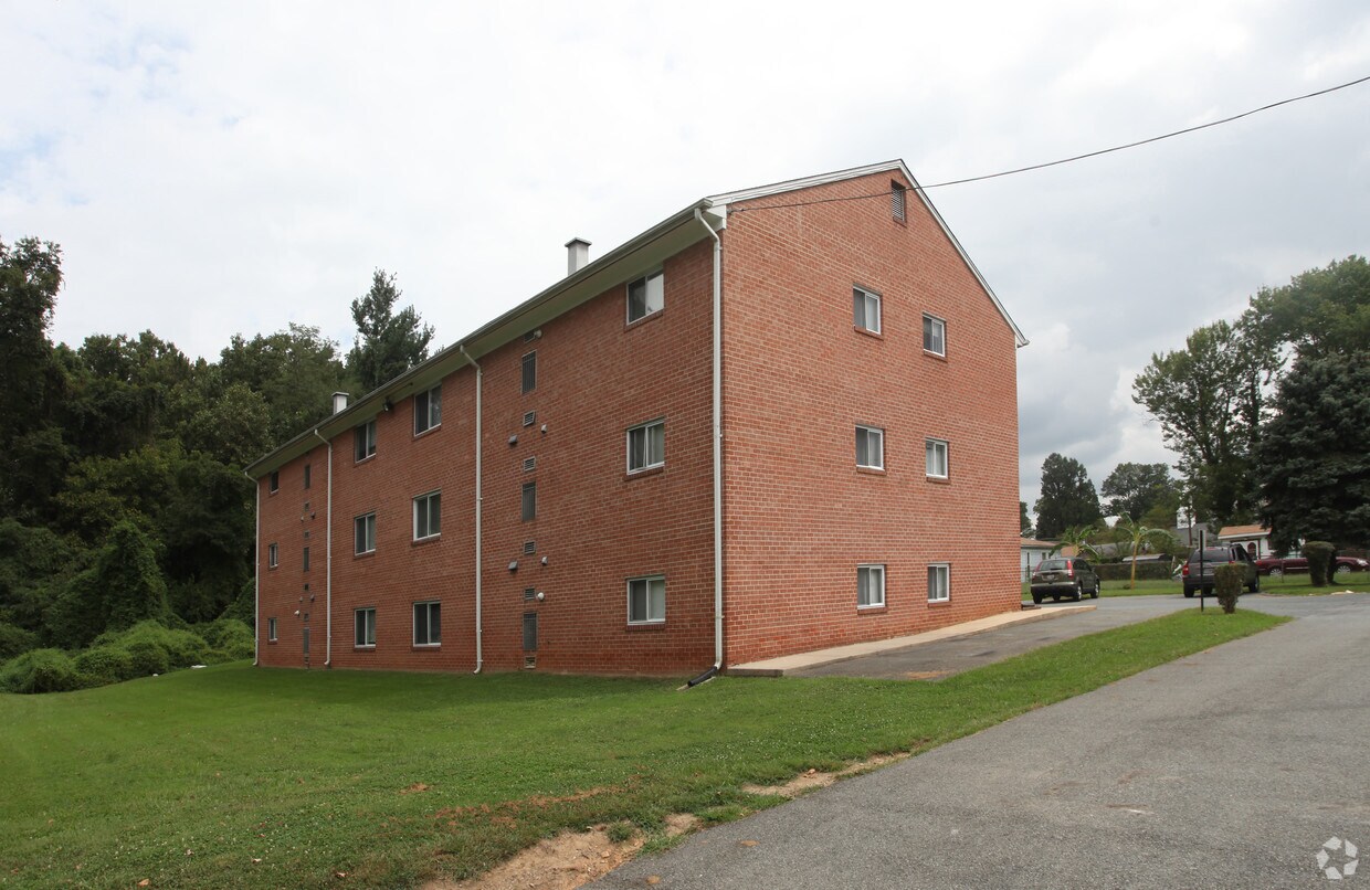 4010 Hampden St - Hampden Street, 4010