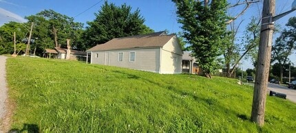 Building Photo - 4449 N Jackson Ave