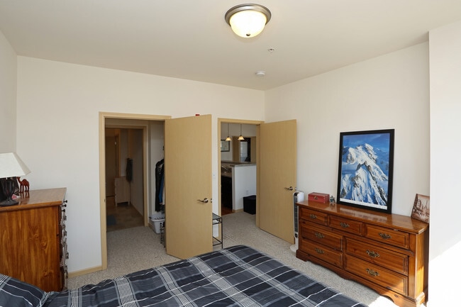 Bedroom - Middleton Ridge Apartments