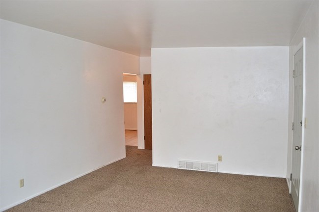 Building Photo - 4594 Adams Ave