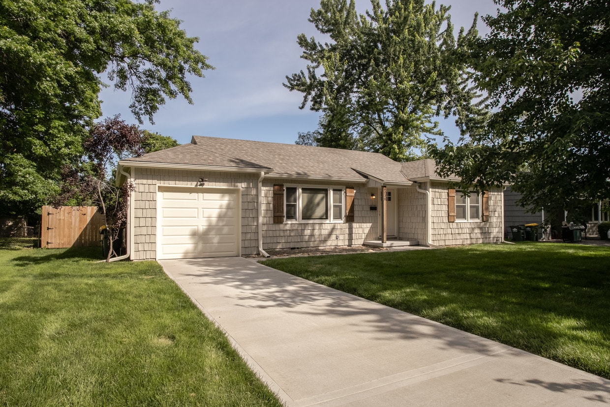 Primary Photo - 6038 Juniper Dr