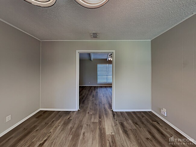 Building Photo - 6834 Indian Lake Dr