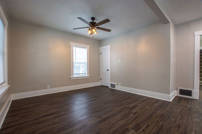 Foto del edificio - 3 Bedroom / 2 Bath Home with Garage off 45...