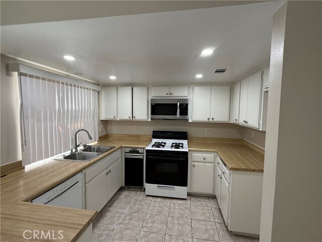 Building Photo - 2061 W Redlands Blvd