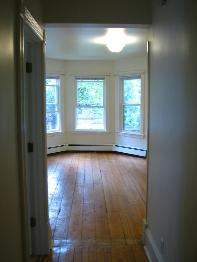 Building Photo - 384 Saint Paul St