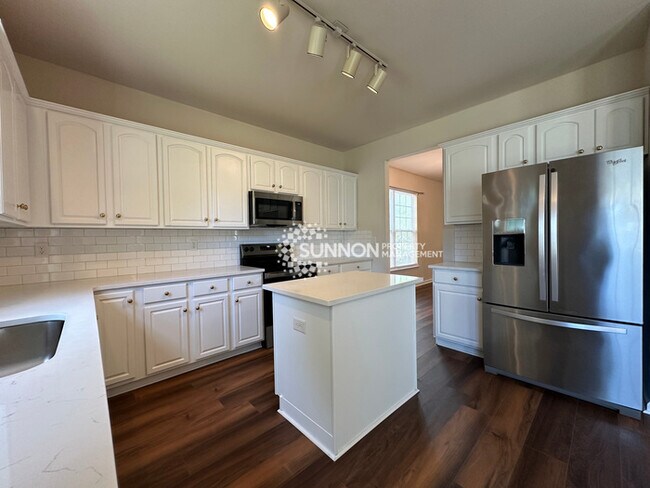 Building Photo - 4 Bed 2.5 Bath in Old Stone Crossing