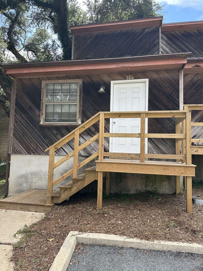 Building Photo - 372 Hayden Rd