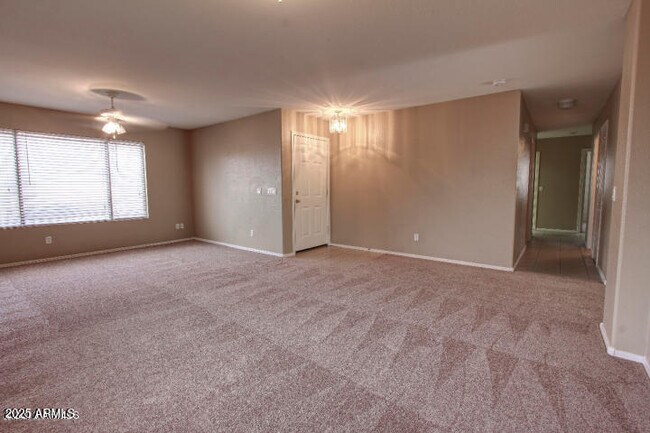 Foto del edificio - 16112 N 138th Dr