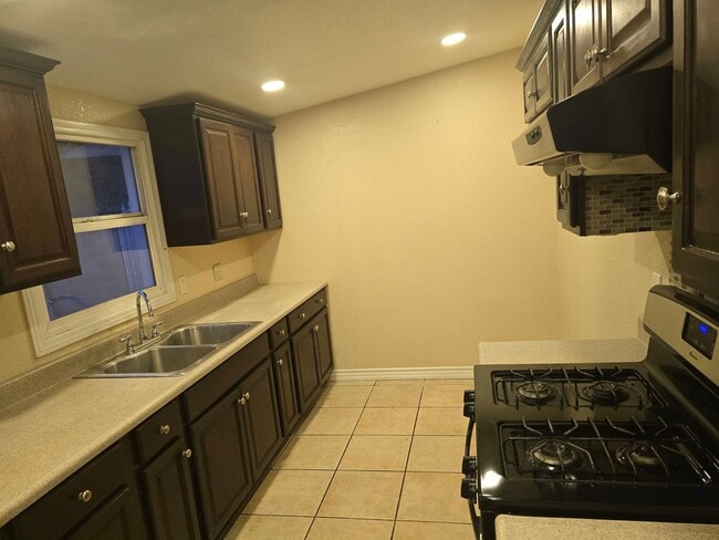 Foto del edificio - 12241 Firebrand St