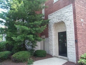 Building Photo - 103 Park Ave
