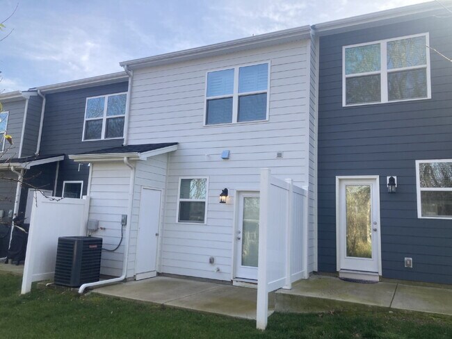 Foto del edificio - FULLY FURNISHED Home in Hermatige