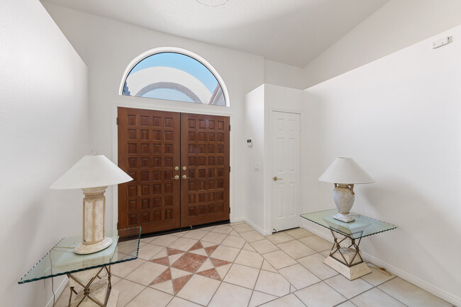 Building Photo - 78855 Aurora Way