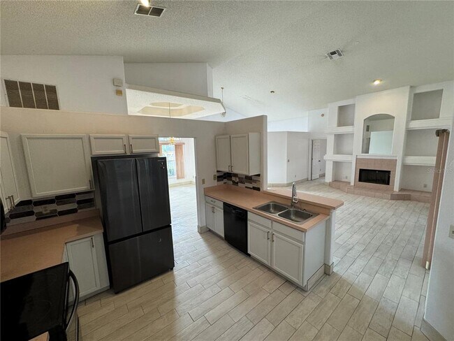 Building Photo - 6017 Mountel Ct