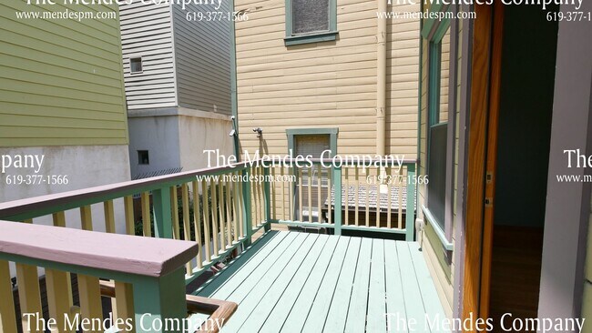Foto del edificio - Ultra Hip 1bd/1bth Apartment Home w/Deck i...