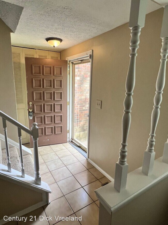 Building Photo - 3 br, 1.5 bath House - 6702 Cub Court