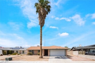 Building Photo - 4208 N Fox Point Dr