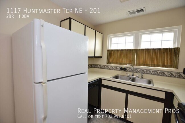Foto del edificio - 1117 Huntmaster Terrace NE