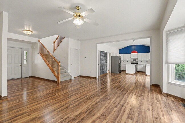 Building Photo - 2457 Cliffside Ct
