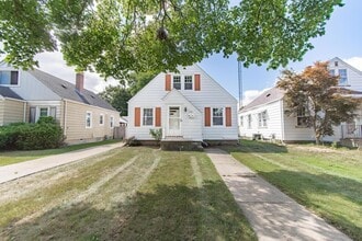 Building Photo - 7208 33rd Ave
