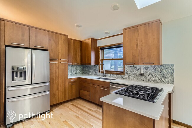 Building Photo - 2197 Vivian Lane, Saint Paul, MN, 55119