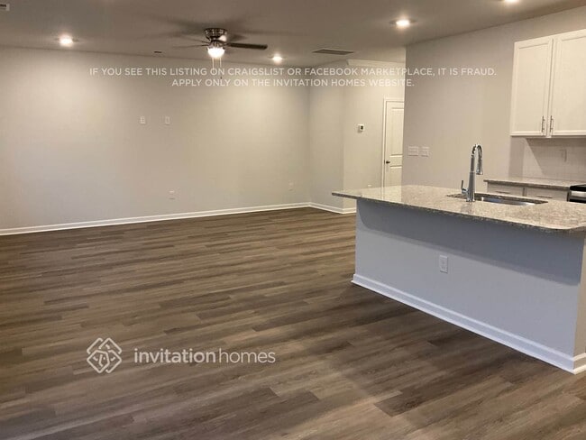 Building Photo - 3996 Zepelin Wy