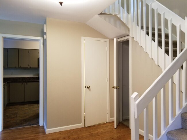 Foto del edificio - 22 Fairway Ln