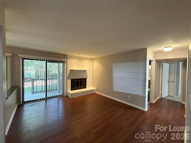 Foto del edificio - 11002 Harrowfield Rd