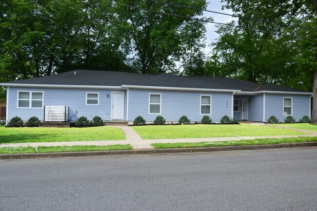 Building Photo - 701 South Highland Park Avenue, Unit 2