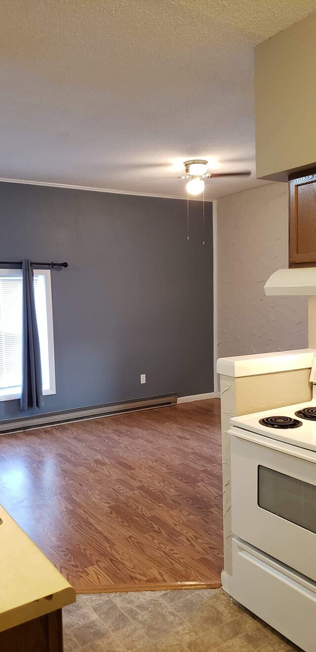 Foto del edificio - 418 N Main St