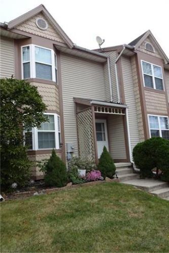 Building Photo - 126 Commonwealth Dr