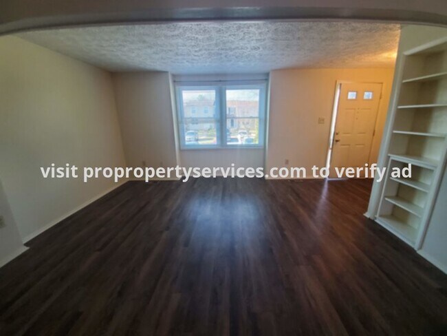 Building Photo - Farmbrook