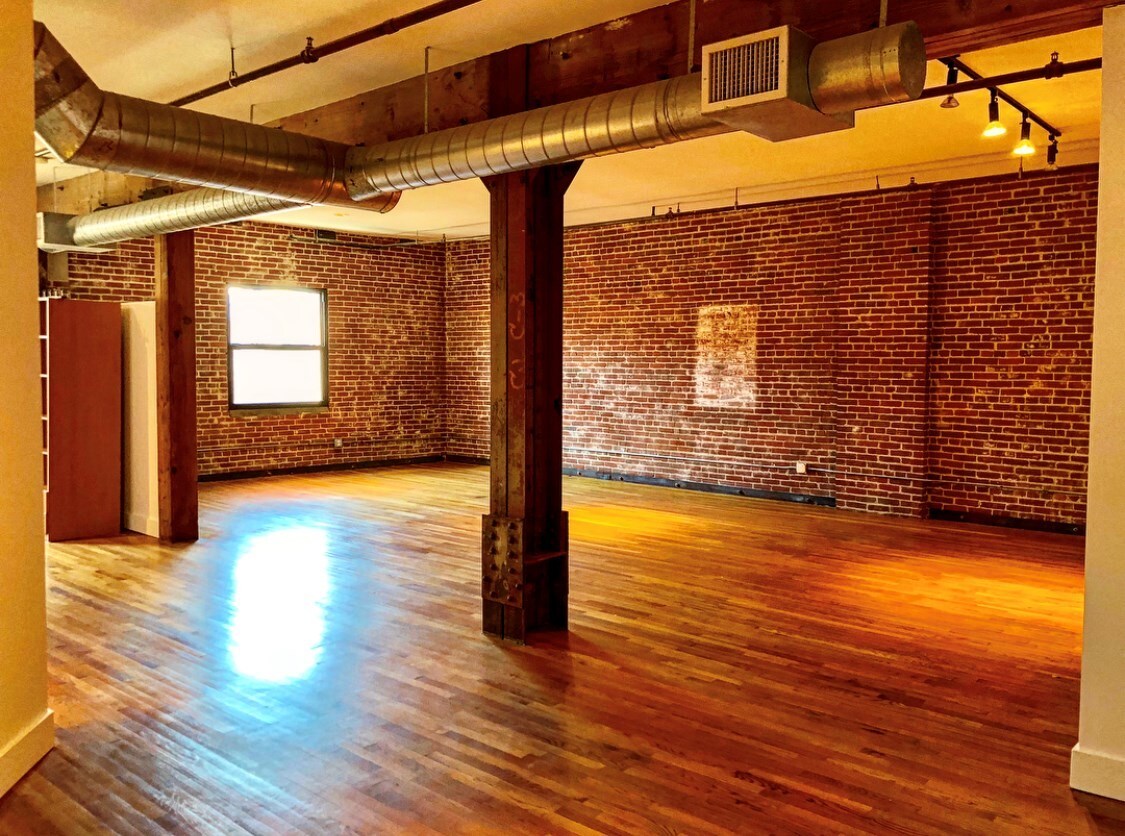 Foto principal - 215 S Santa Fe Ave