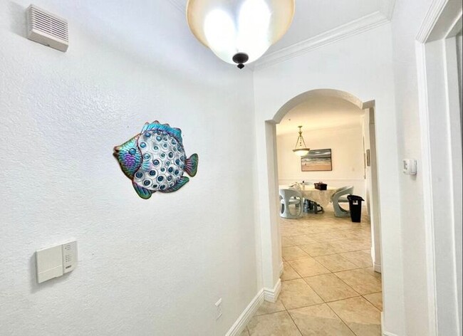 Foto del edificio - Beautiful FURNISHED Condo For Rent in Gran...