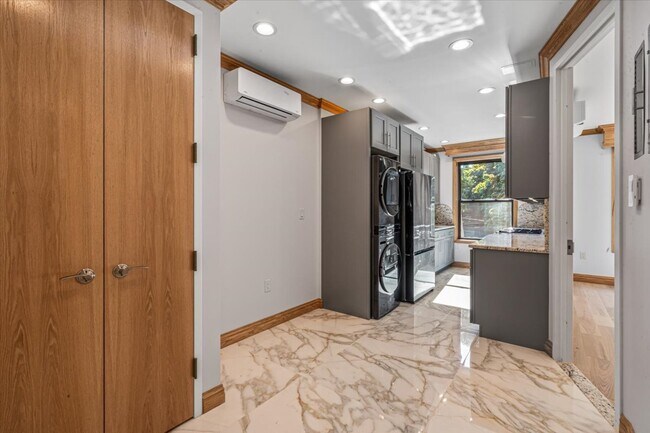 Foto del edificio - 7104 35th Ave