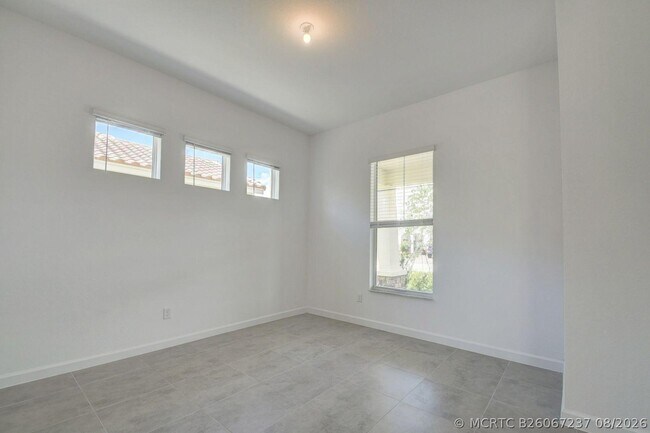 Building Photo - 1000 Sterling Pine Pl