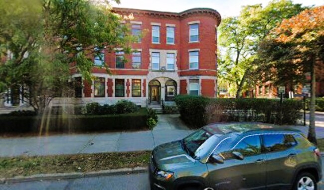 Building Photo - 1865 Beacon St