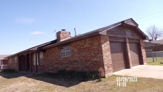 Building Photo - FOR SALE OR FOR RENT WHICHEVER COMES FIRST