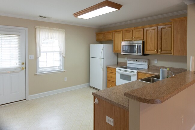 Foto del edificio - 2 Bedroom Townhome off Atlanta Hwy!