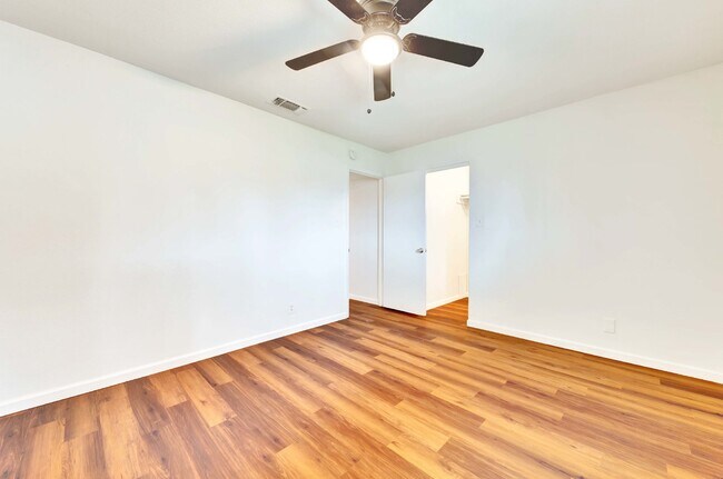 Foto del edificio - "Charming 2 Bed Apartment in Austin, TX wi...