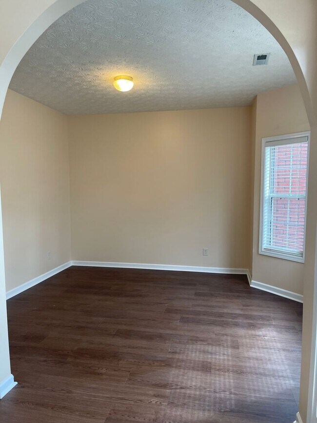 Foto del edificio - Riverdale Executive Home