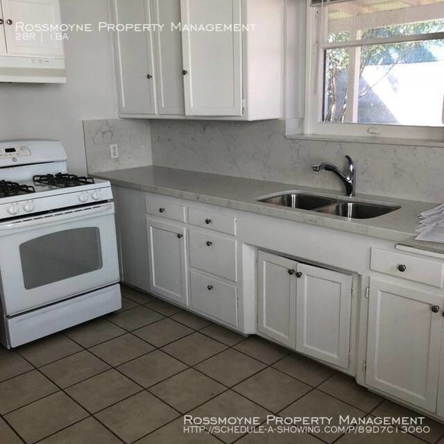 Building Photo - 2 Bedroom, 1 Bathroom Duplex