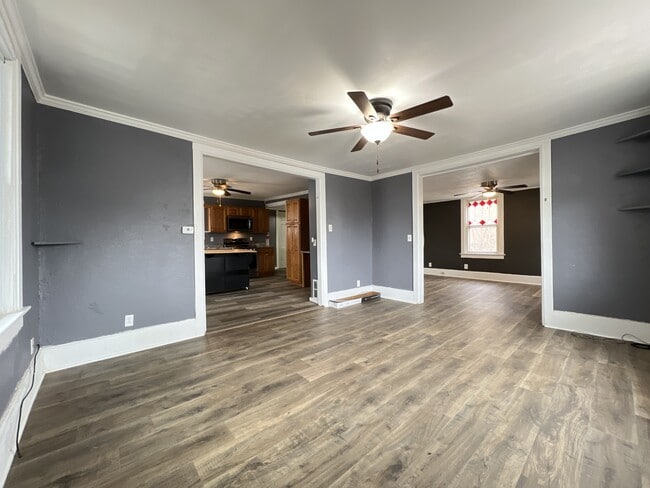 Building Photo - 2443 Division St